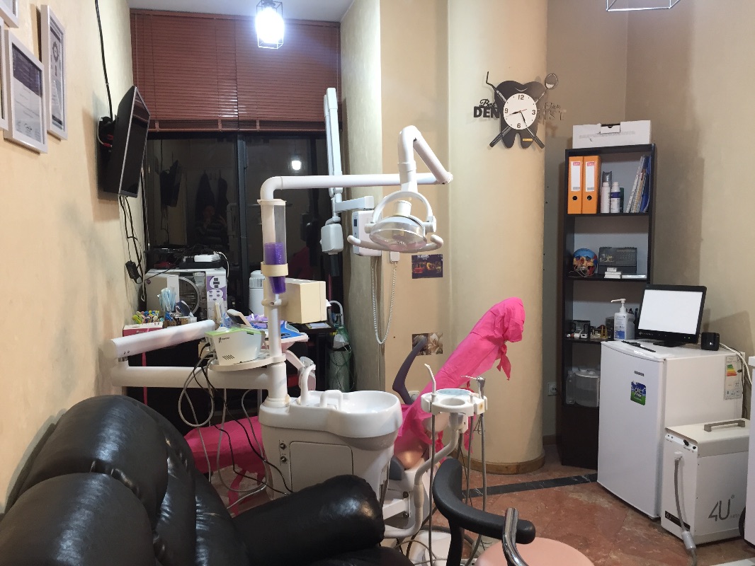 دکتر علی باذلی - دندانپزشک شماره 1