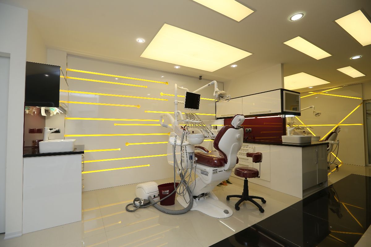 دکتر آخوندی - متخصص دندانپزشکی ترمیمی و زیبایی شماره 3