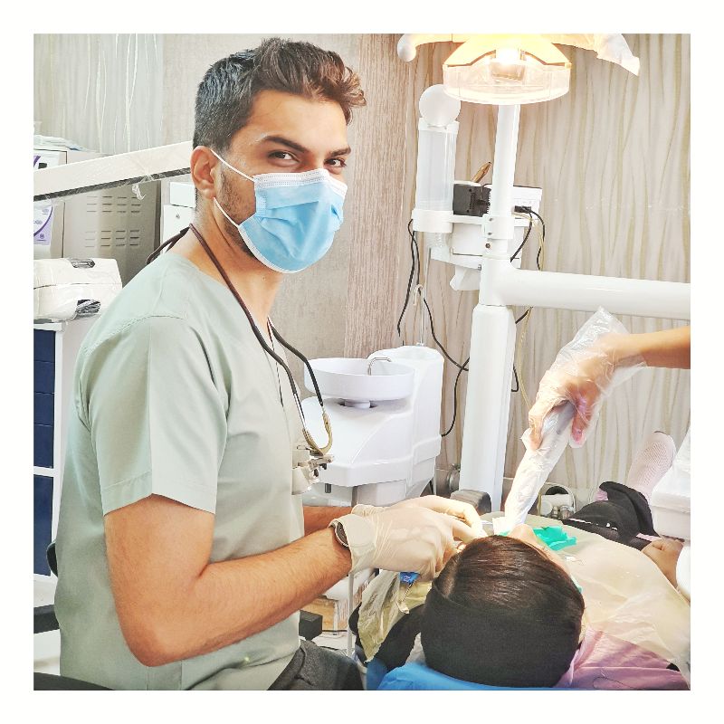 دکتر حسین توسلی زاده - متخصص دندانپزشکی ترمیمی و زیبایی شماره 8